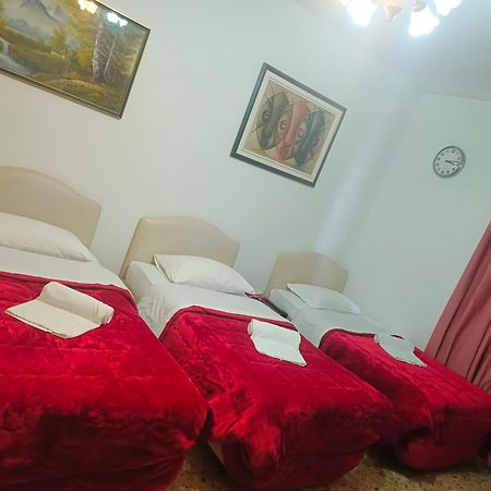 Host Roma Hostel Екстериор снимка