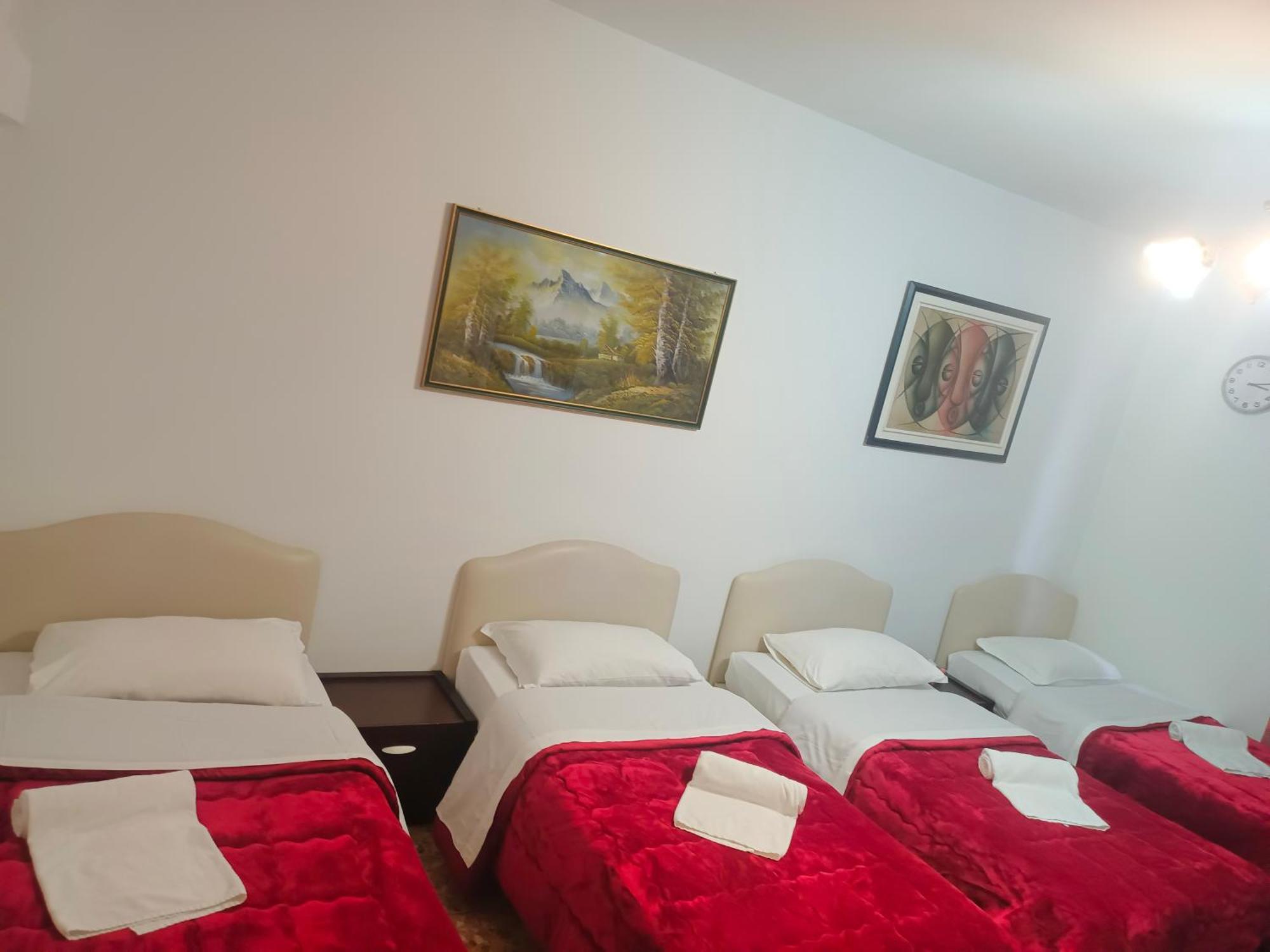 Host Roma Hostel Екстериор снимка
