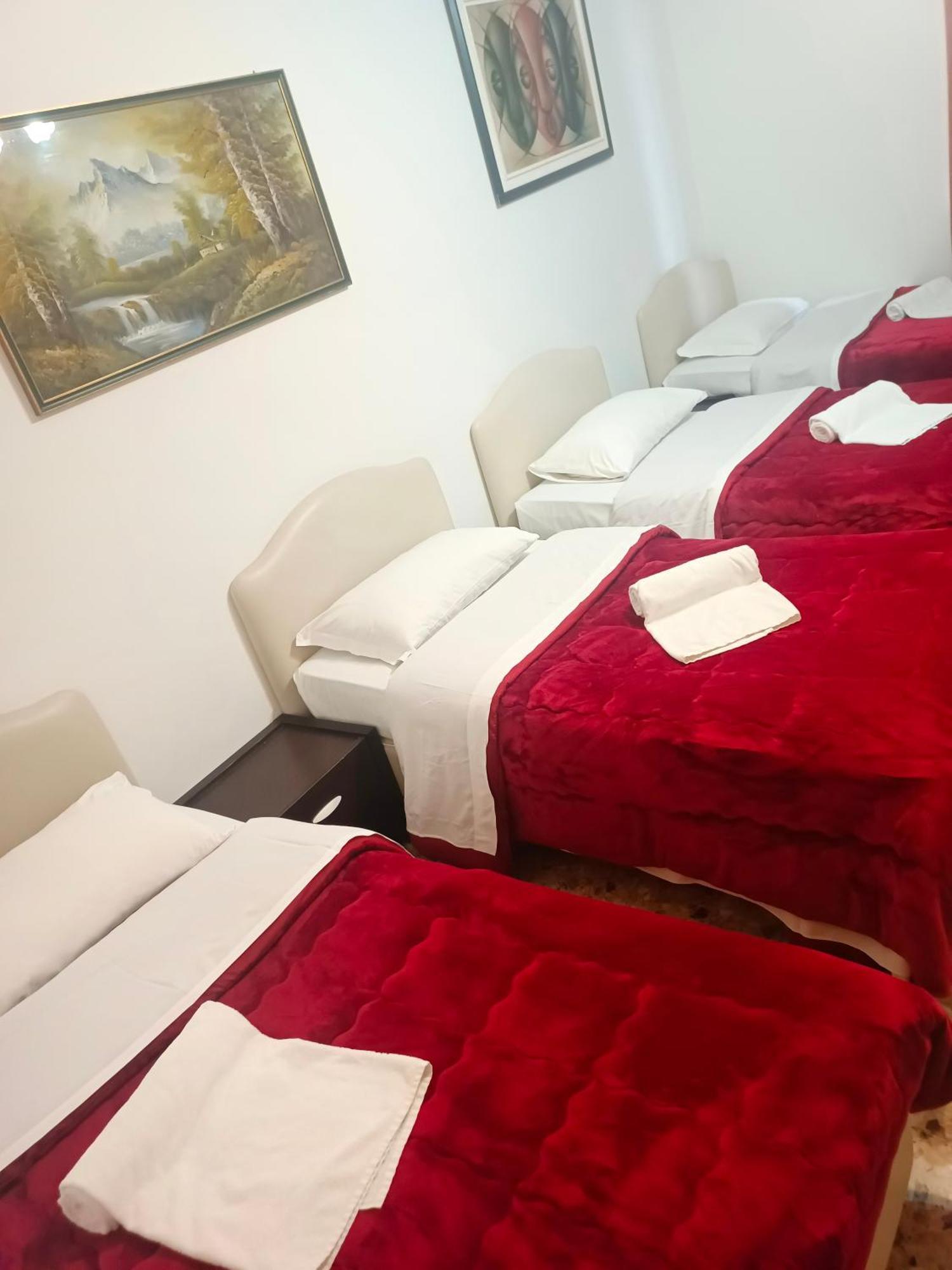 Host Roma Hostel Екстериор снимка